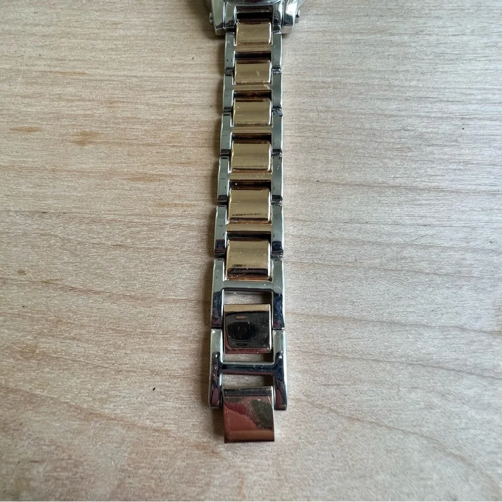 NY&C ladies rose gold tone silver tone fashion watch NEW BATTERY